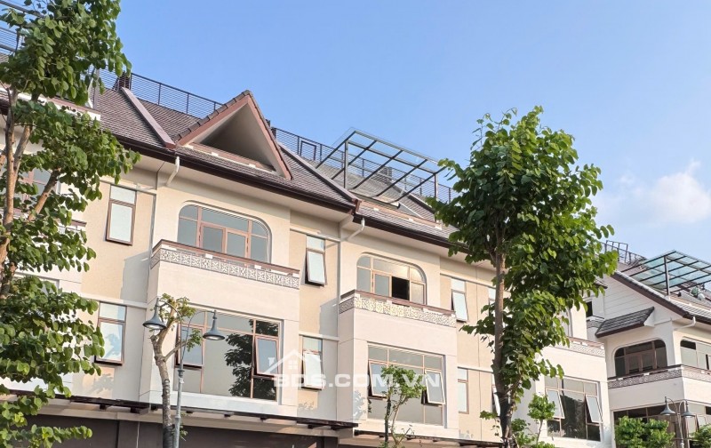  Cần bán gấp nhà phố trung tâm dự án Ecopalace BMT – dòng tiền tốt – chỉ hơn 18 tỷ